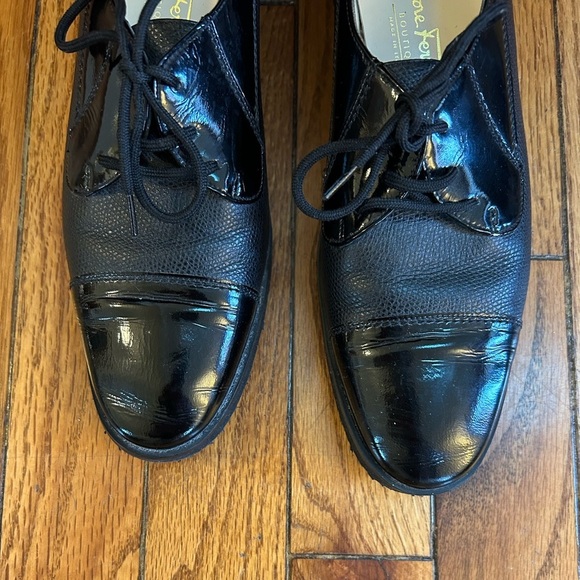 Salvatore Ferragamo lace up leather shoes, size 8.5 - Picture 3 of 10